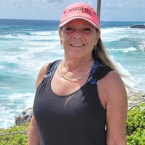 Meet your Posher, Debi